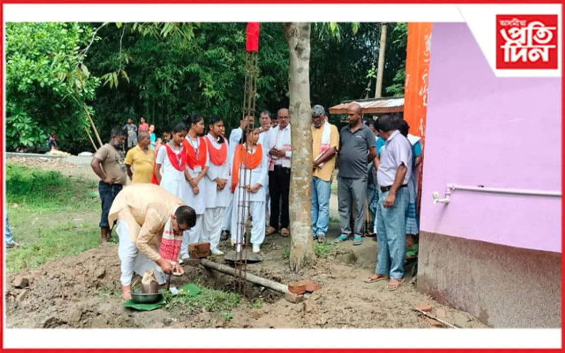 শেনচোৱা শংকৰদেৱ শিশু নিকেতনত সমাজ সংগঠক মহেশ্বৰ শৰ্মা বৰঠাকুৰৰ স্মাৰক মূৰ্তিৰ শিলান্যাস...